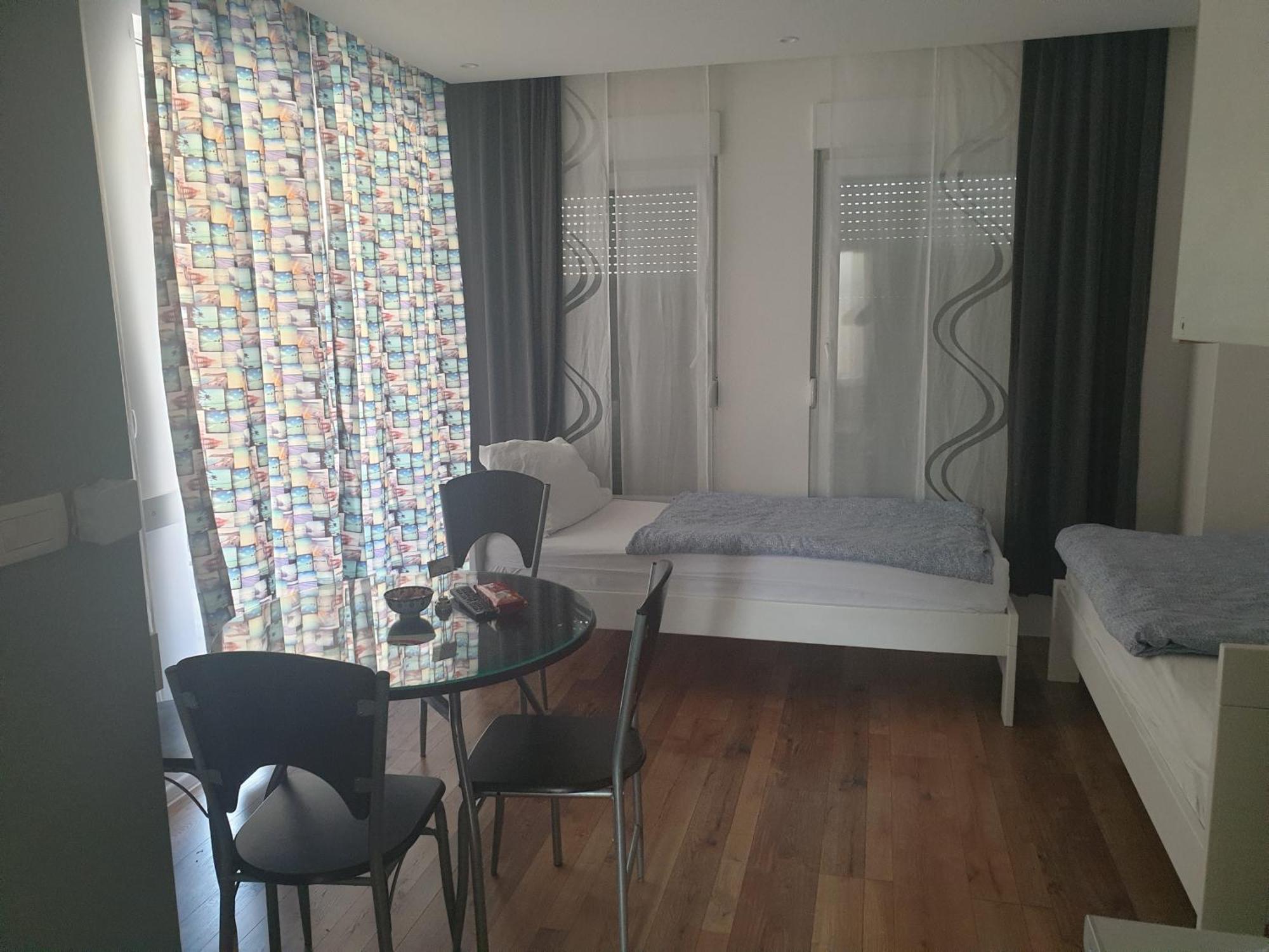 Villa Flower With Free Onsite Parking 모스타르 객실 사진